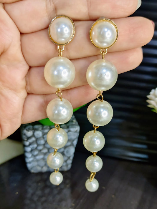 ever-stylish-pearl-drop-earrings-jewelskreation